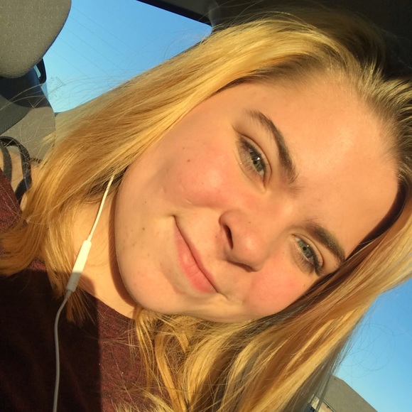 Meet your Posher, Ana - Picture 1 of 1